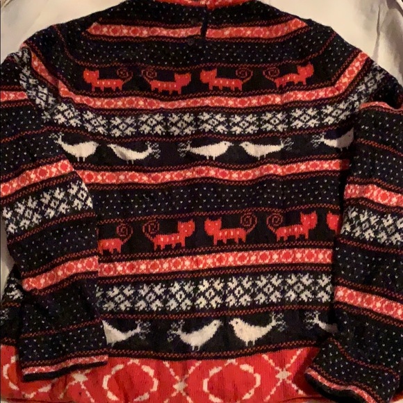 2 sweaters - Picture 3 of 7
